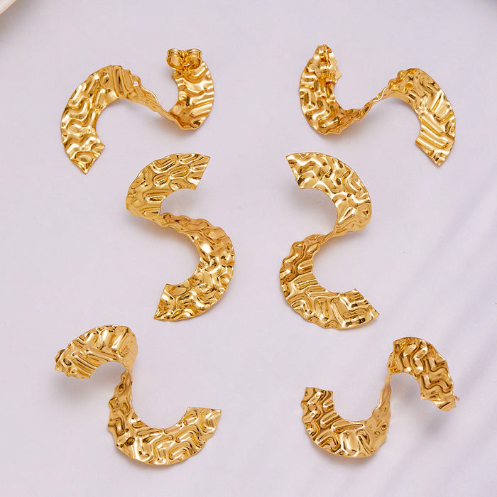 Hammered S Curve Statement Stud Earrings in Polished Gold Tone