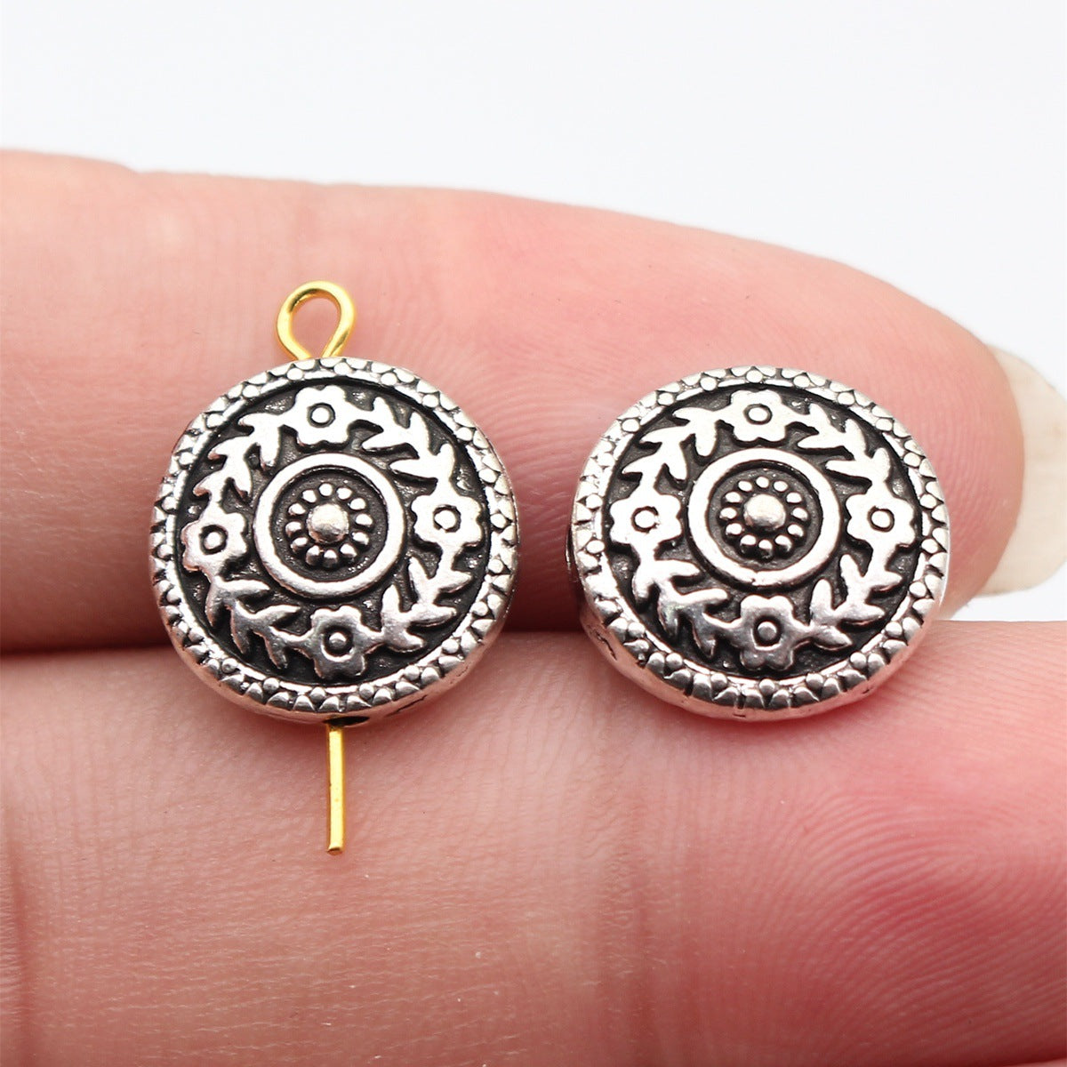 14x14x6.2mm 3.2g Antique Silver Zinc Alloy Floral Pattern Round Spacer Flower Beads for Bracelet Making