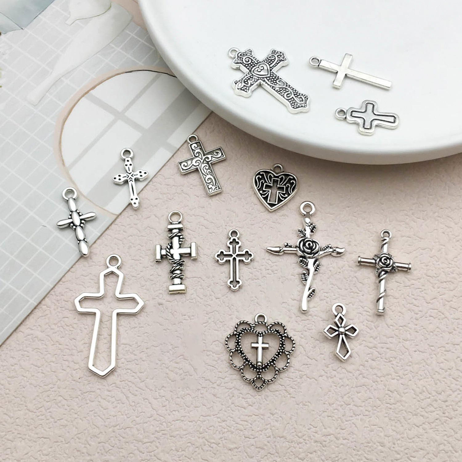 Antique Silver Zinc Alloy Hollow Heart Cross Charm Pendant for DIY Necklace Earring Keychain