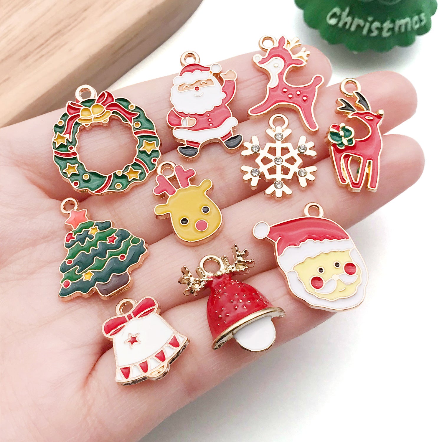 Enamel Zinc Alloy Santa Claus Snowman Snowflake Reindeer Charm Pendants for DIY