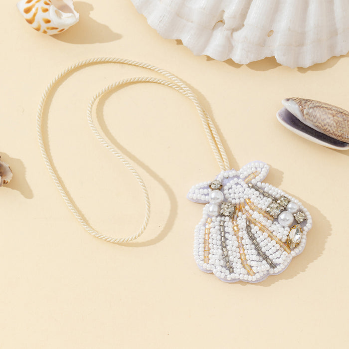 Beaded White Scallop Shell Pendant Necklace With Rhinestones