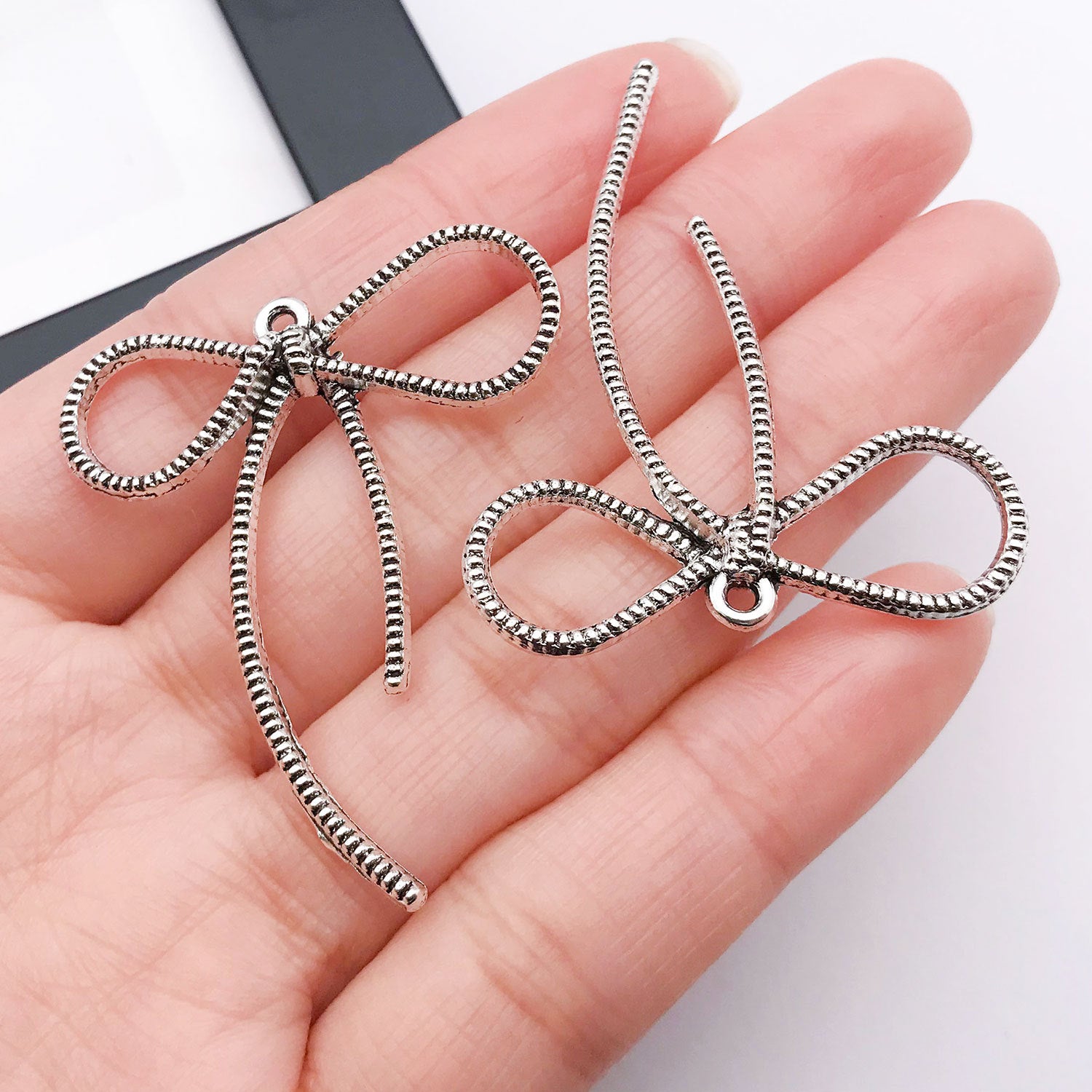 Hollow Zinc Alloy Bowknot Butterfly Charm Pendant for DIY Necklace Bracelet Keychain Jewelry