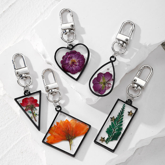 Black Outline Geometric Pressed Flower Clip Keychains
