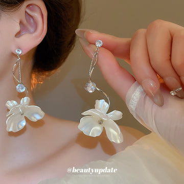 White Flower And Crystal Curved Long Dangle Earrings
