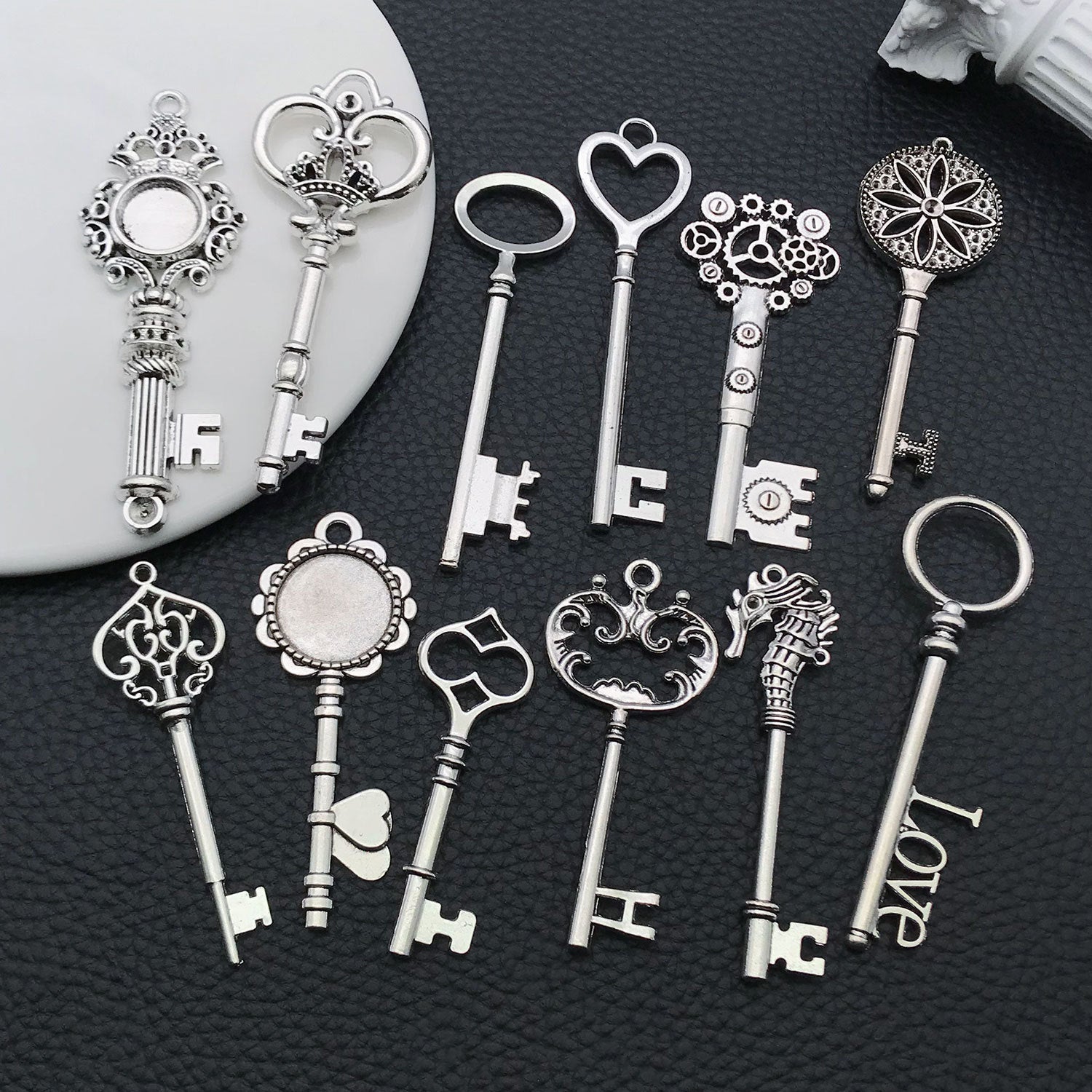 Antique Silver Zinc Alloy 3D Key Charm Pendant for DIY Bag Notebook Keychain Jewelry
