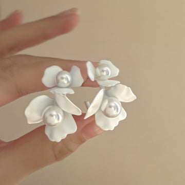 White Petal Flower Stud Earrings with Pearl Cluster Centers