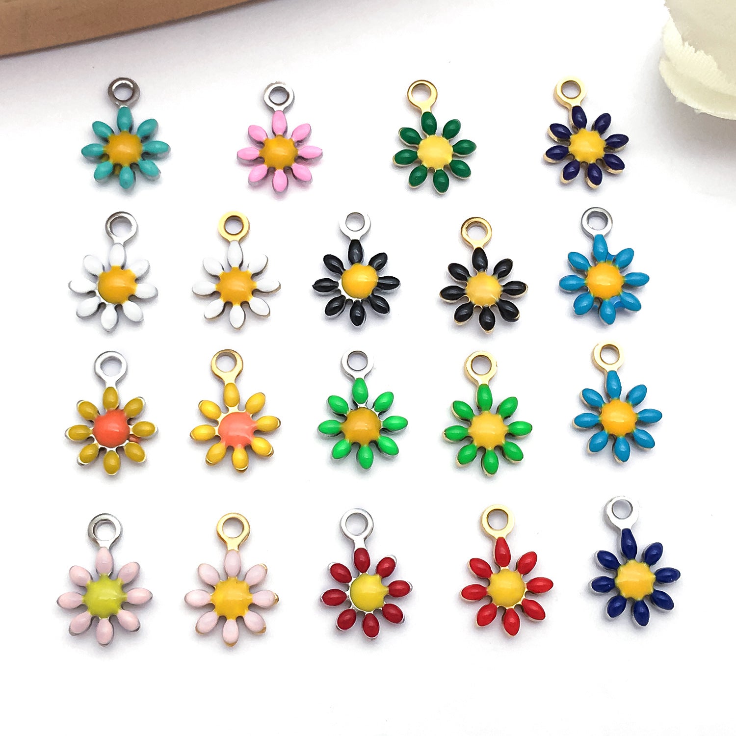 Gold Tone Enamel Stainless Steel Daisy Flower Double Sided Charm Pendant for DIY Bracelet Keychain