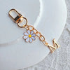 White Daisy M