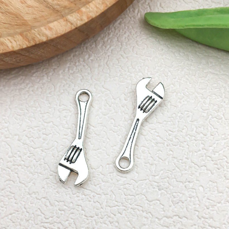 Antique Silver Zinc Alloy Screwdriver Tape Measure Toolbox Tool Charm Pendant for DIY Jewelry