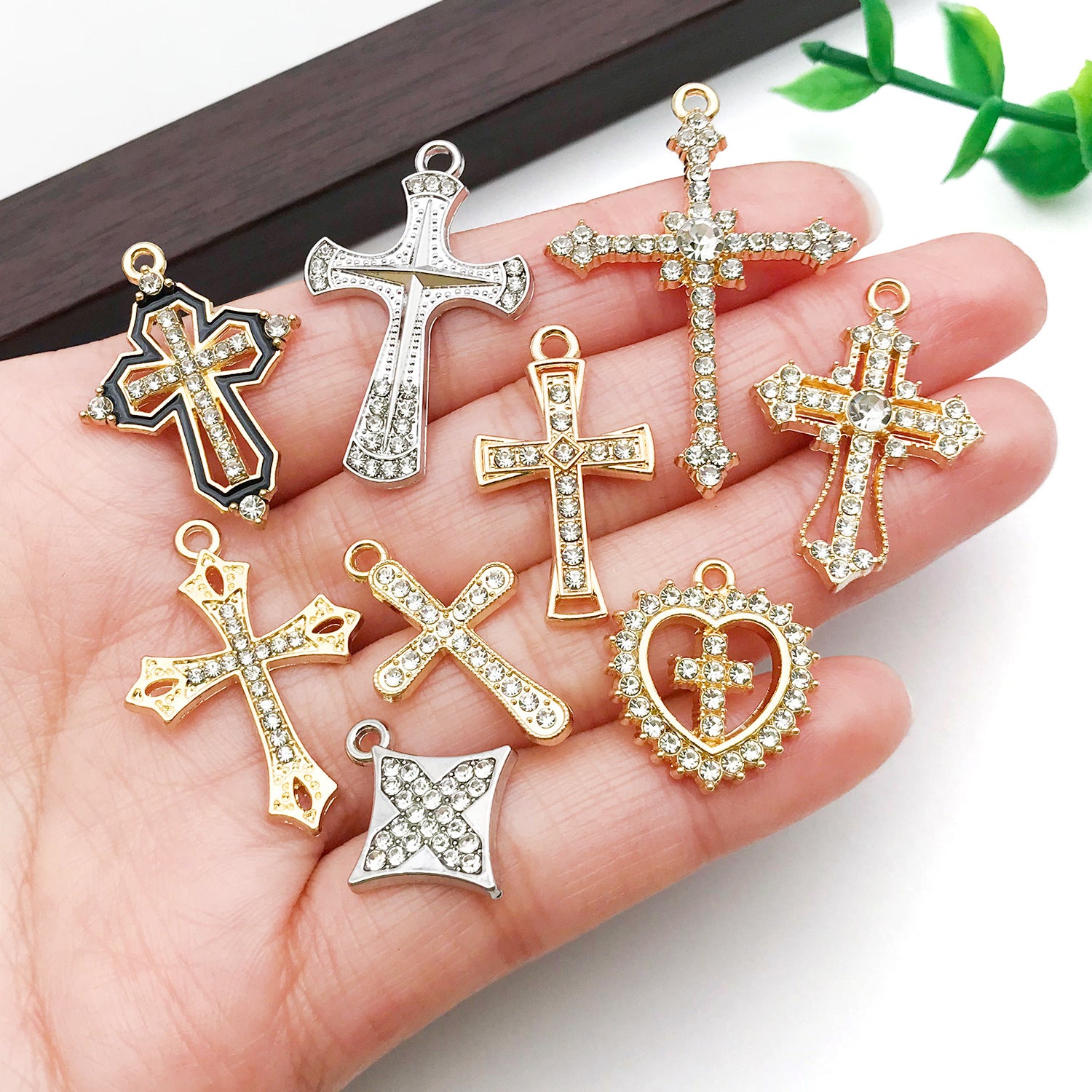 Rhinestone Zinc Alloy Vintage Cross Charm Pendant for DIY Necklace Bracelet Keychain