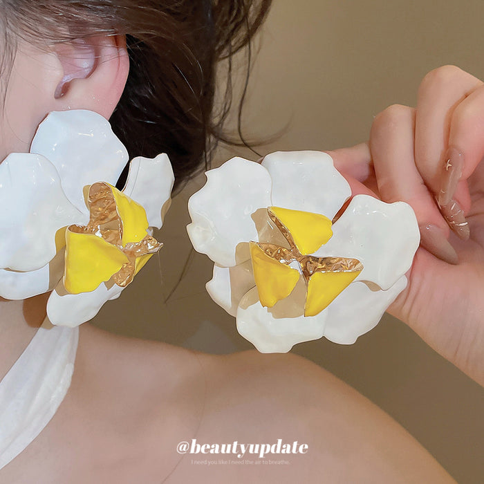 White Petal Enamel Flower Stud Earrings with Polished Metal Tone Details