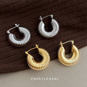 Ribbed Fan Hollow Hoop Earrings Gold Or Silver Tone