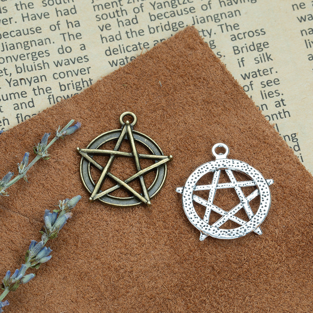30x28mm Vintage Circle Star Alloy Charm Pendant