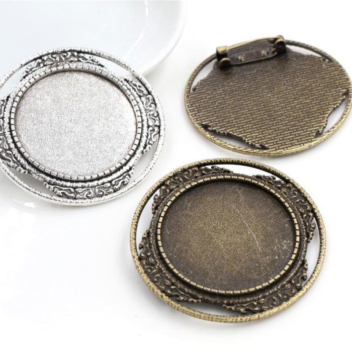 Layered Round 30mm Cabochon Brooch Tray in Silver Tone