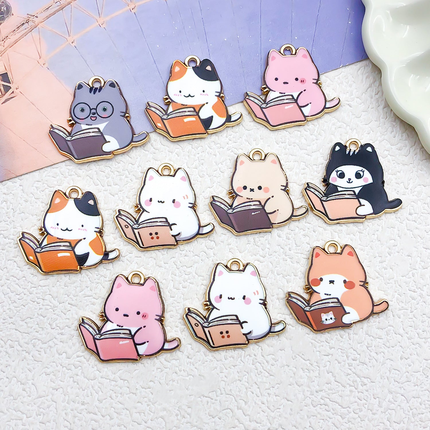 Printed Enamel Zinc Alloy Reading Cat Charm Pendant for DIY Earrings and Necklace Making