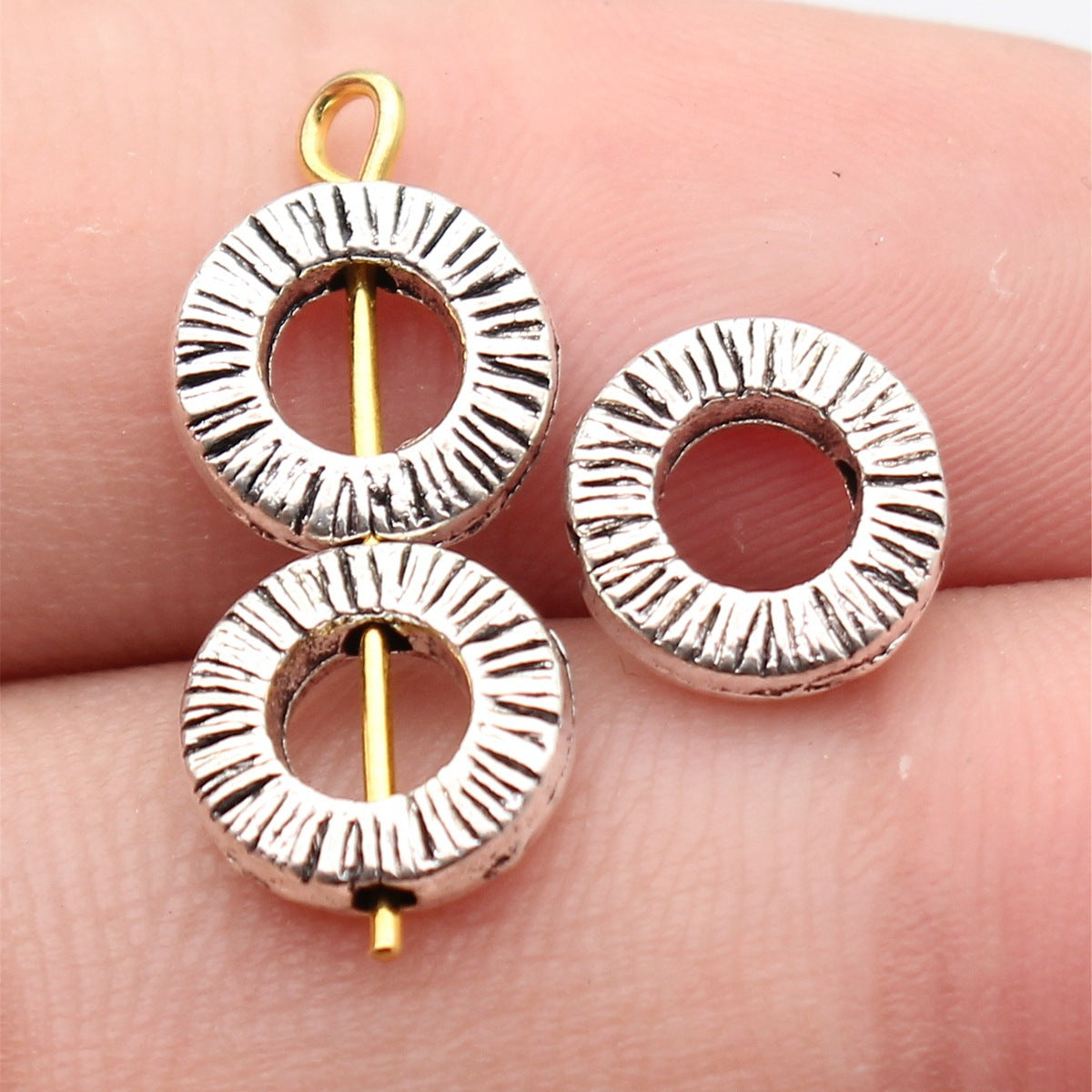 9.9x9.9x2.7mm 0.8g Antique Silver Zinc Alloy Textured Round Ring Loose Metal Beads for Bracelet Making