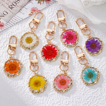 Pressed Daisy Resin Keychains Gold Lobster Clasp 8 Colors