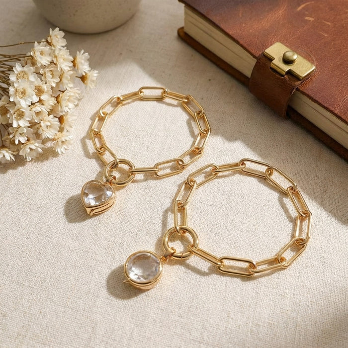 Round And Heart Glass Locket Chain Bracelets In Gold Tone Metal