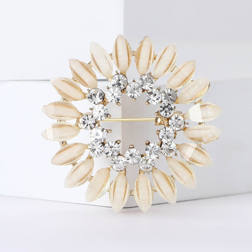 Crystal petal wreath in a second product view