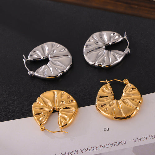 Display view of crinkled disc hoop earrings in main image 2.