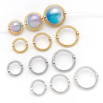 Double hole metal bead frames in three sizes arranged as a full product overview