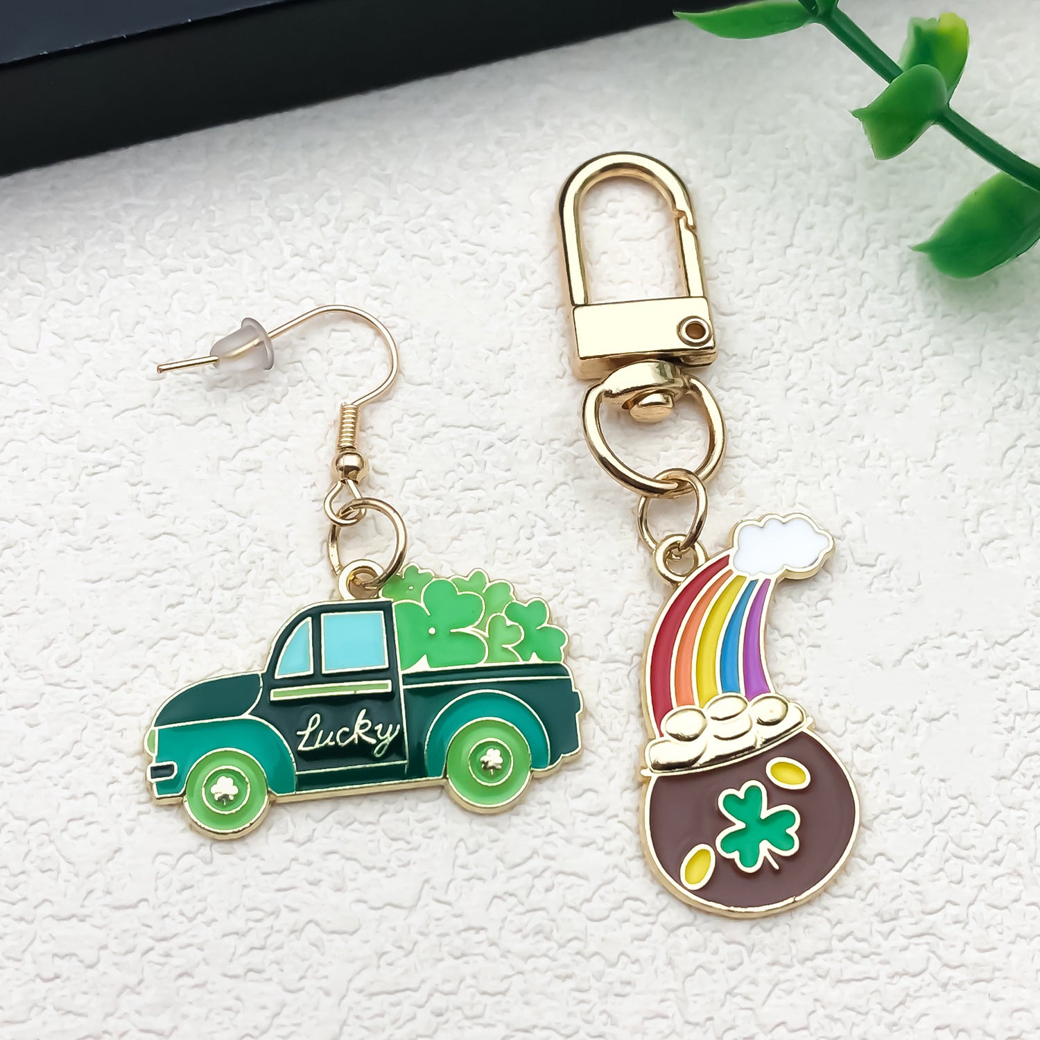 Zinc Alloy Four Leaf Clover Beer Festival Charm Pendant for Earrings Keychain DIY