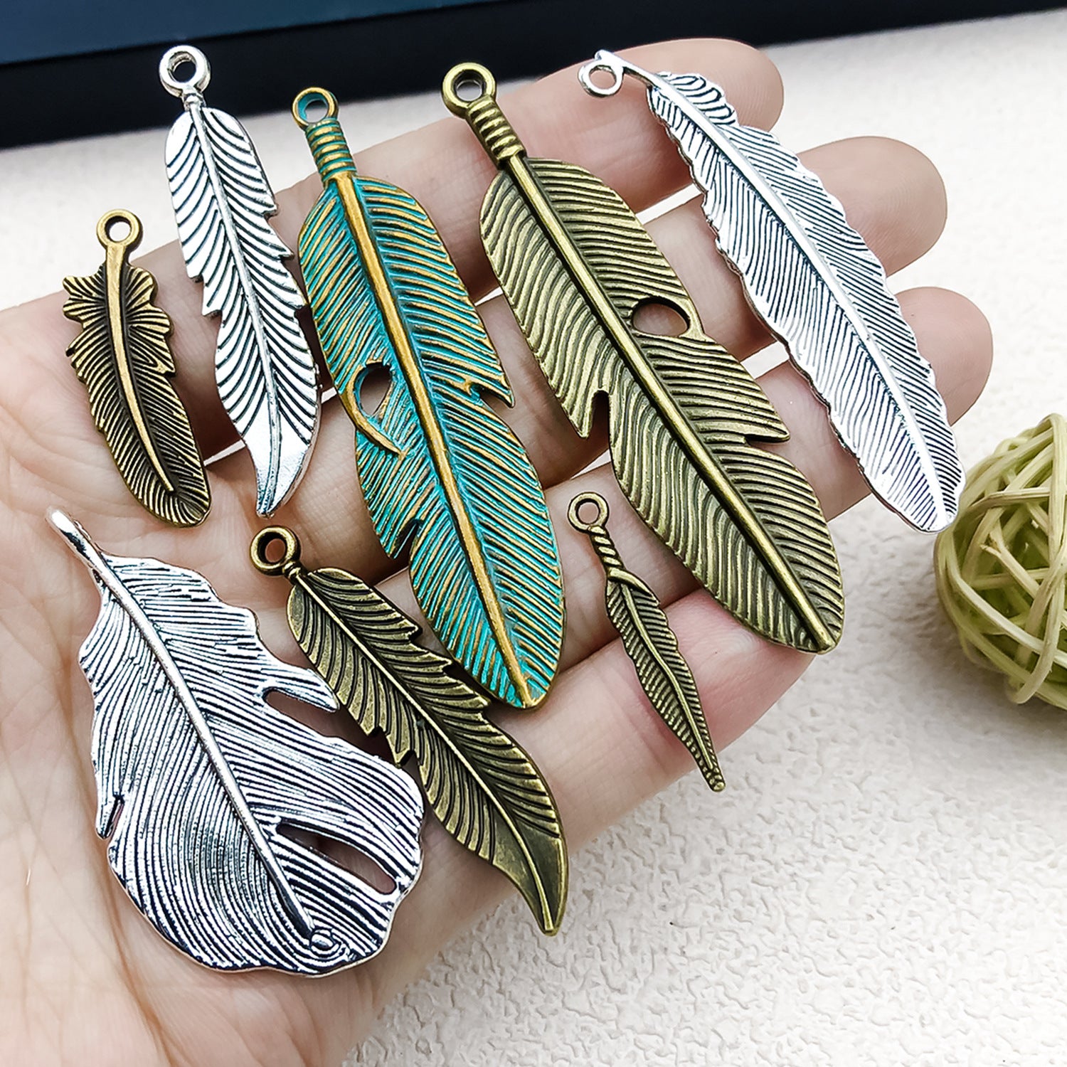 Vintage Zinc Alloy Feather Leaf Charm Pendant for DIY Necklace Earring Jewelry Making