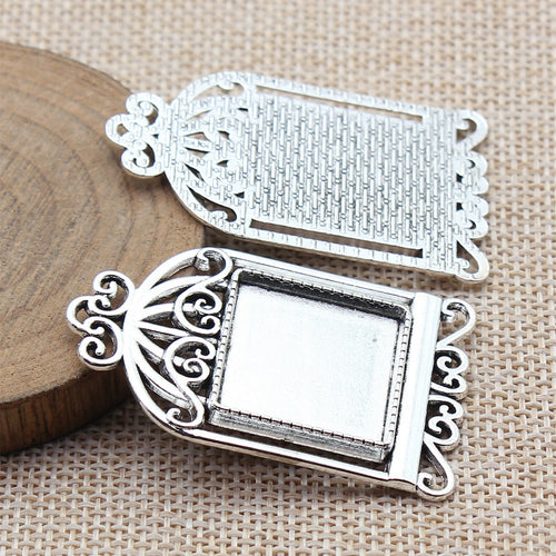 Angled display of the ornate square cabochon tray