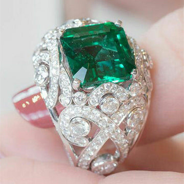 Green Rectangular Solitaire Filigree Extra-Wide Ring In Silver Tone