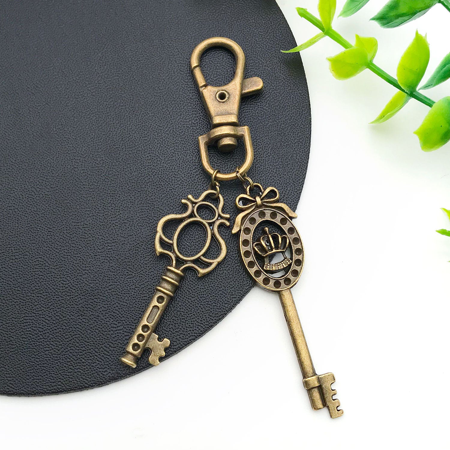 Antique Bronze Zinc Alloy Heart Key Charm Pendant for DIY Fashion Jewelry Making