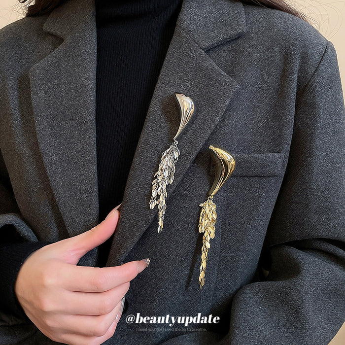 Polished Gold Teardrop Leaf Scale Tassel Brooch Pin