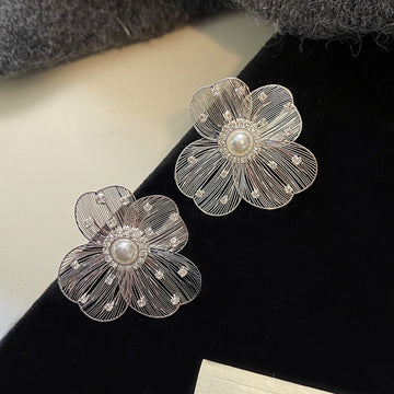 Silver Clear Petal Flower Stud Earrings With Pearls