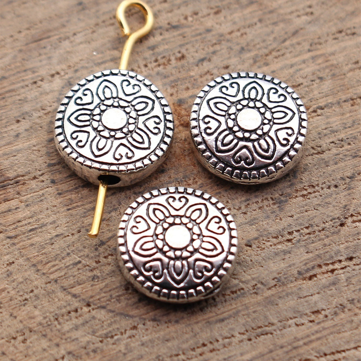9.8x9.7x3.4mm 1.1g Multi-Color Zinc Alloy Carved Round Flat Spacer Beads for DIY Bracelet Jewelry