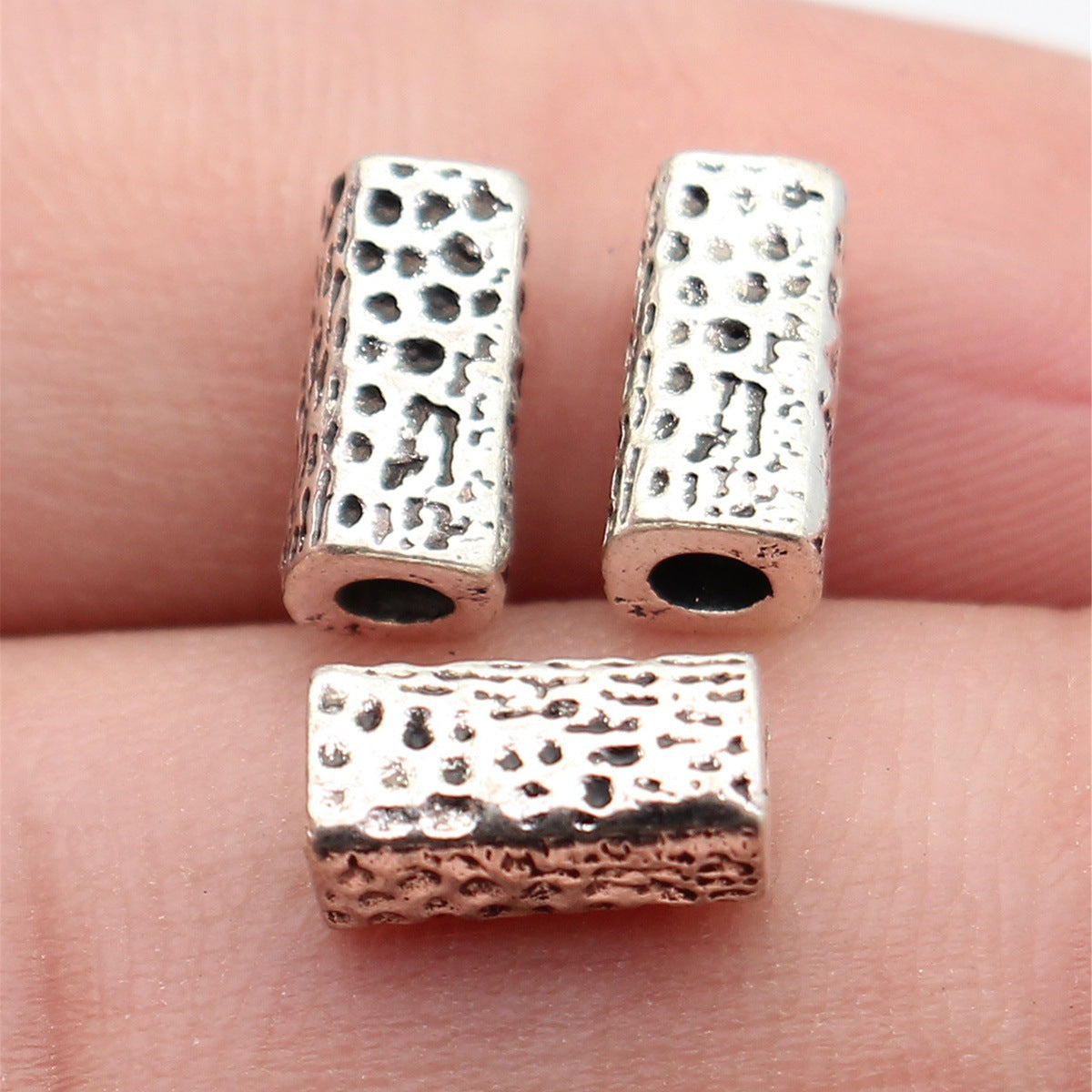 10x5.1x5mm 1g Antique Silver Zinc Alloy Hammered Square Bar Spacer Beads for Dreadlock Jewelry