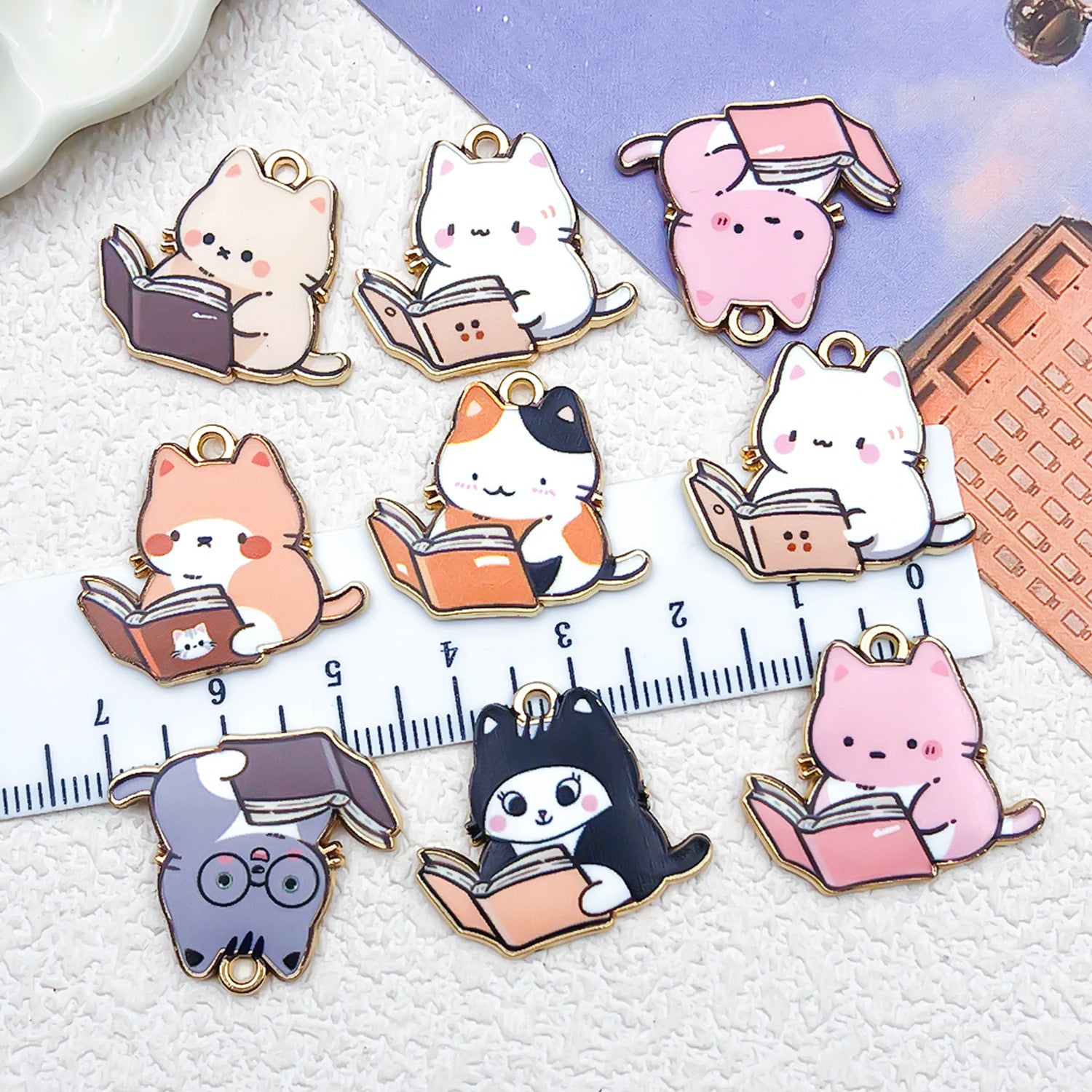Printed Enamel Zinc Alloy Reading Cat Charm Pendant for DIY Earrings and Necklace Making