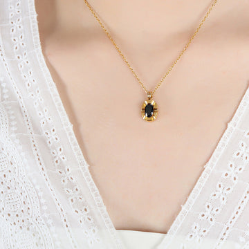 Gold Oval Black Stone Pendant Necklace Geometric Frame