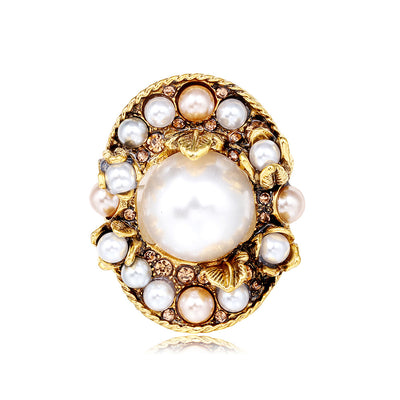 Front product view of the flower brooch pin in gold