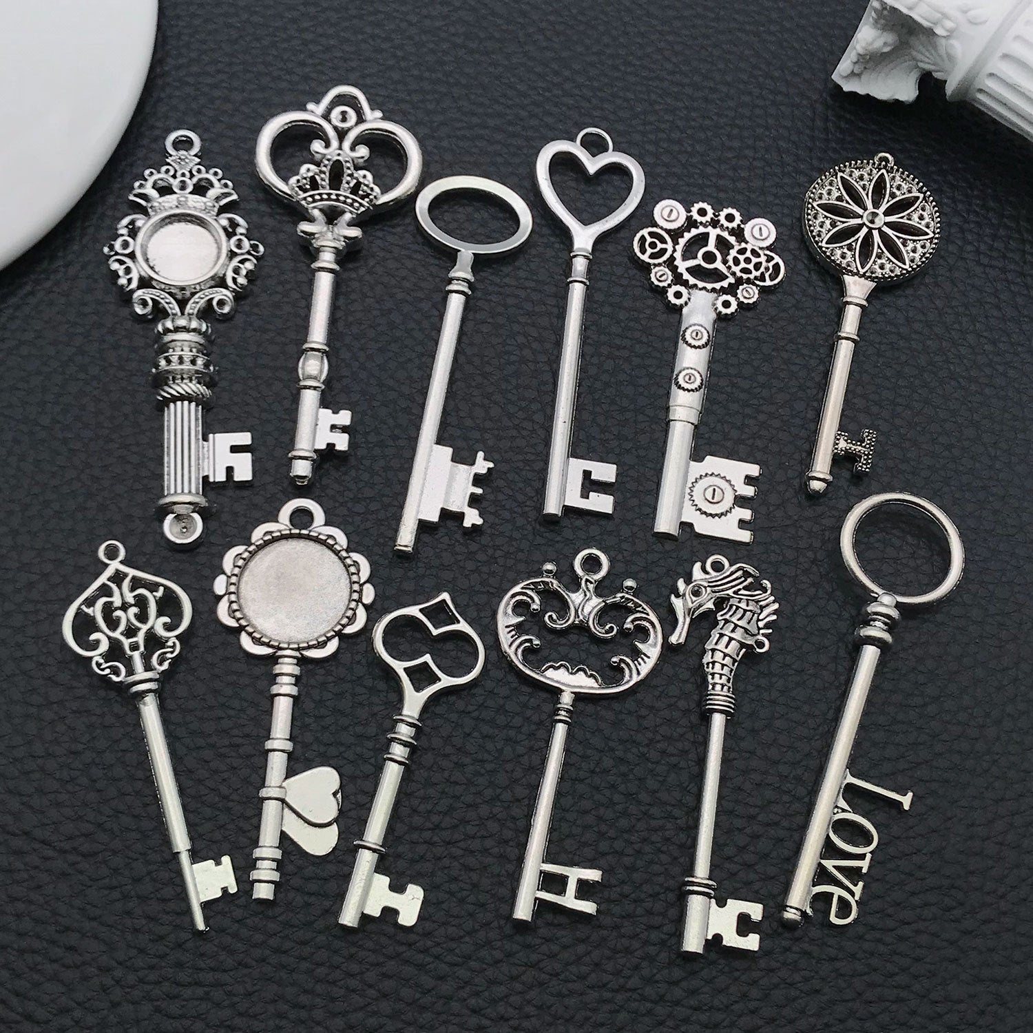 Antique Silver Zinc Alloy 3D Key Charm Pendant for DIY Bag Notebook Keychain Jewelry