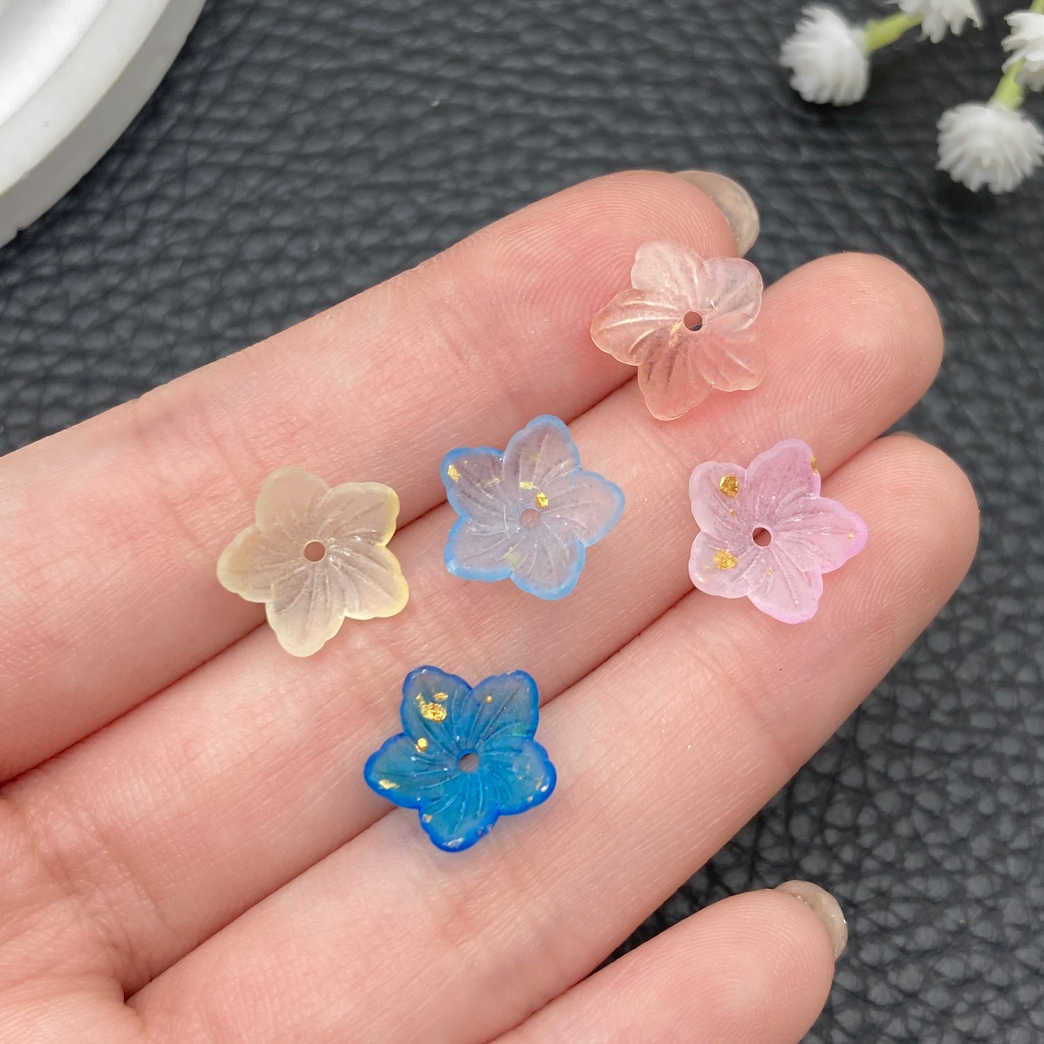 11mm Gold Splashed Acrylic Five Petal Plum Flower Charm Pendant for Hairpins Earrings