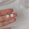 White Daisy Drop
