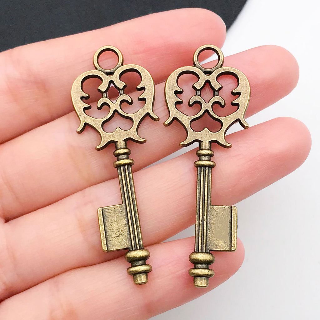 Antique Bronze Zinc Alloy Heart Key Charm Pendant for DIY Fashion Jewelry Making