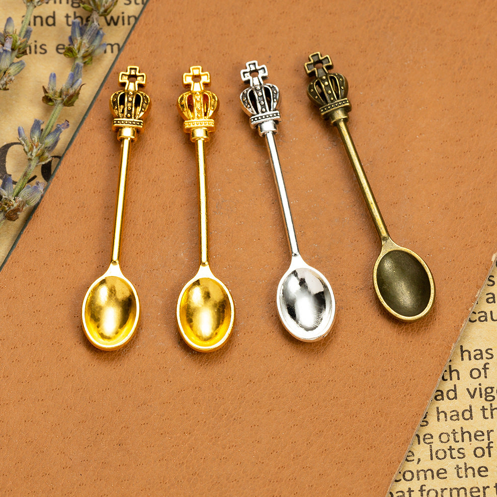 56x10mm Vintage Crown Spoon Alloy Charm Pendant