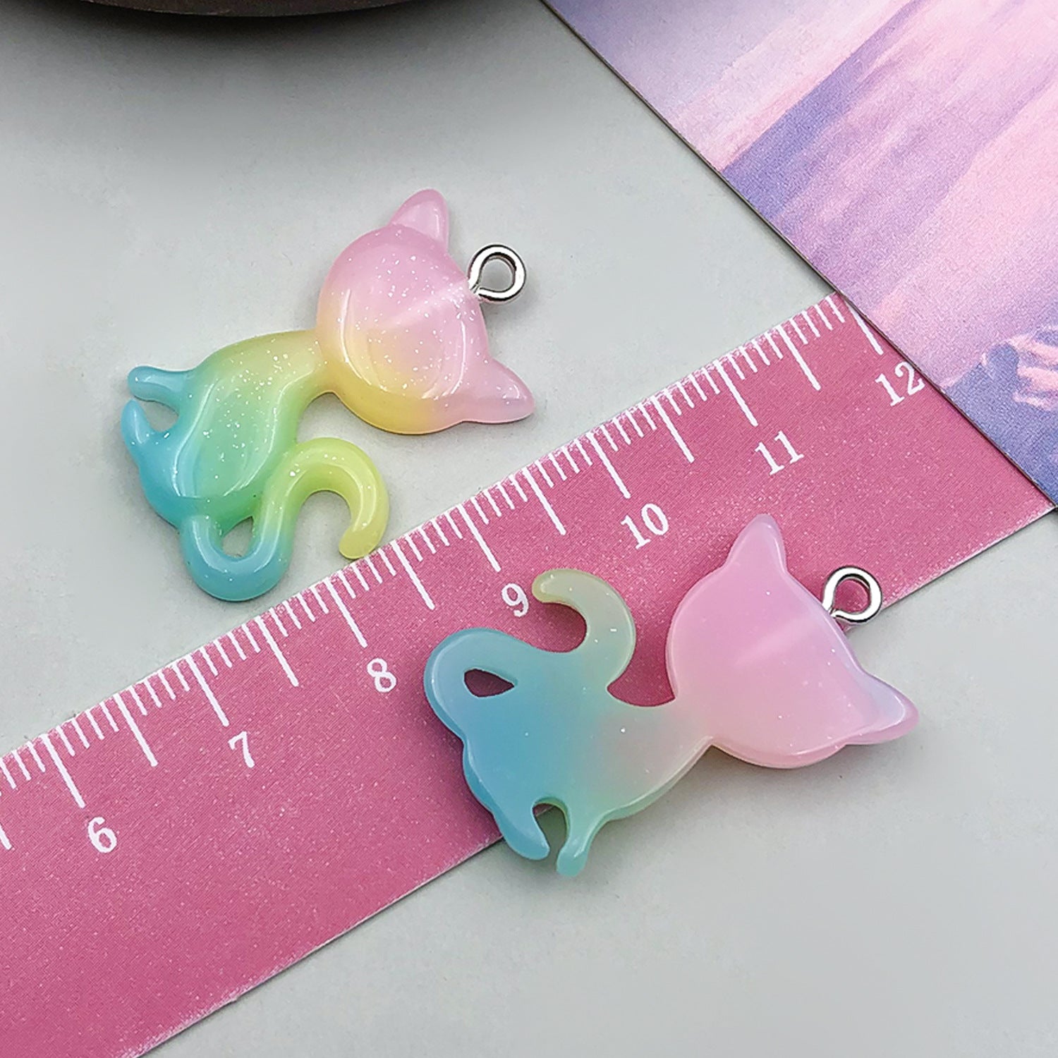 30x20mm Gradient Glitter Resin Cat Charm Pendant for DIY Earrings Bracelet Keychain Jewelry