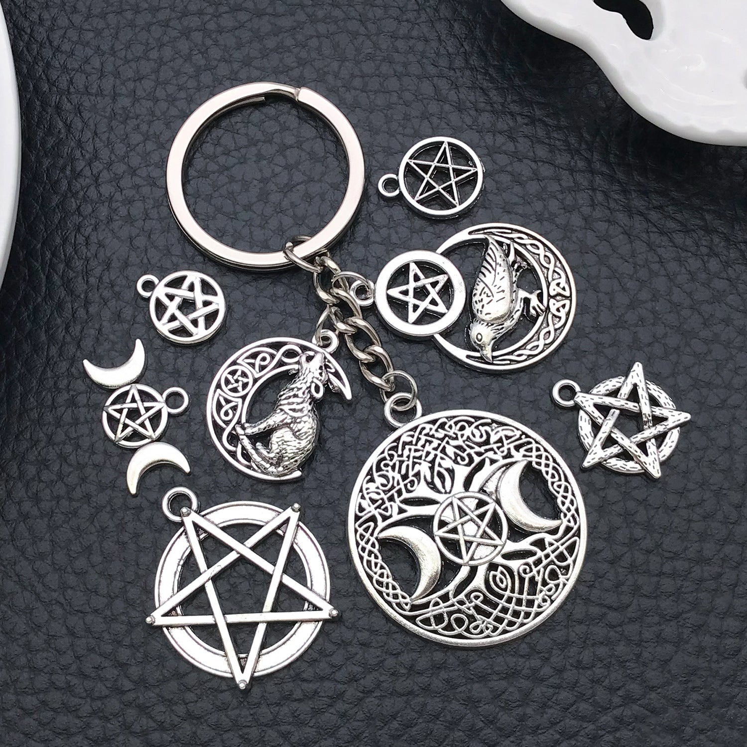 Antique Silver Zinc Alloy Pentagram Wolf Owl Hollow Star Cat Charm Pendant for DIY Necklace