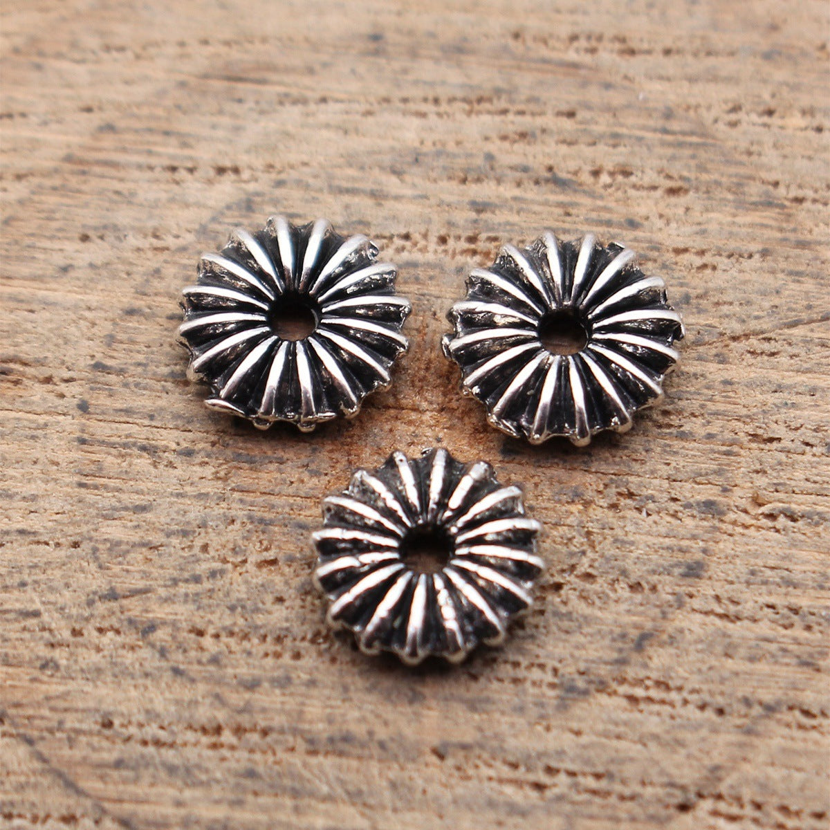 6x6x1.6mm/7.8x7.8x2mm Multicolor Zinc Alloy Radial Texture Spacer Beads for Bracelet Necklace DIY Jewelry Making