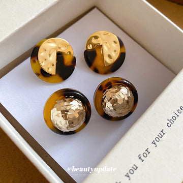 Tortoiseshell Round Stud Earrings With Gold Accents