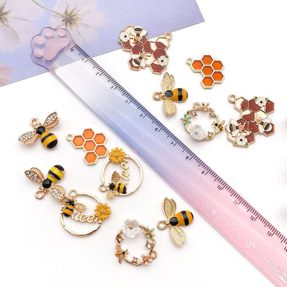 Enamel Zinc Alloy Bee Honeycomb Charm Pendant for DIY Keychain Jewelry Accessories