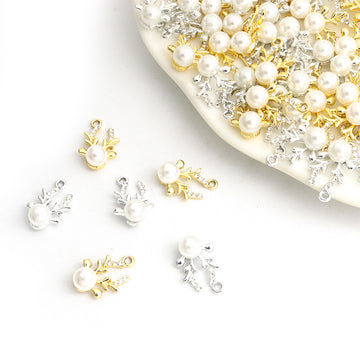 Pearl-Look Silver Gold Reindeer Pearl-look And Alloy Charms in 2 Styles