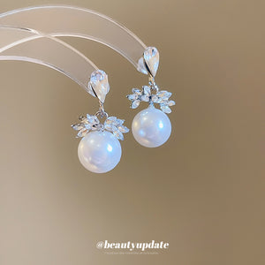 Crystal Bow and Pearl Drop Stud Earrings Fashion Earrings