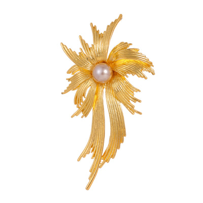 Front product view of the flower brooch pin in gold